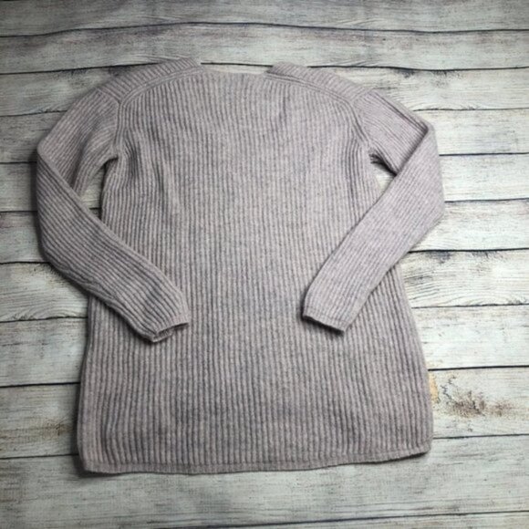 Madewell V-Neck Merino Wool Sweater Size XXS - Picture 3 of 5